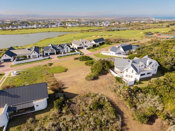 2 135 m² Land