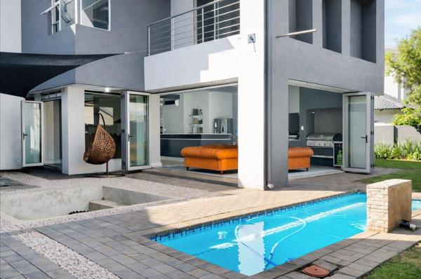 6 Bedroom House