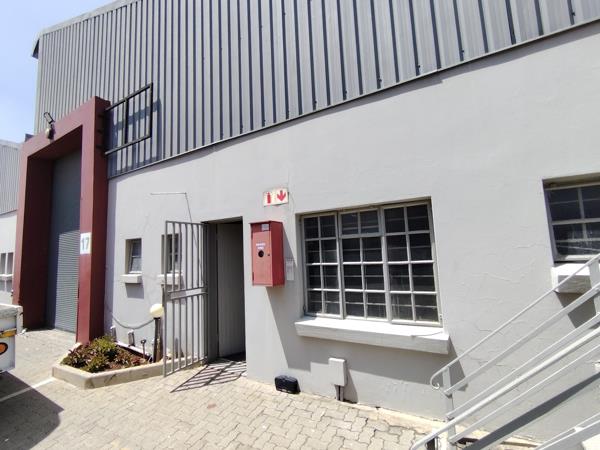 366  m² Industrial space