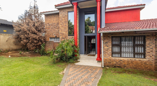 5 Bedroom House