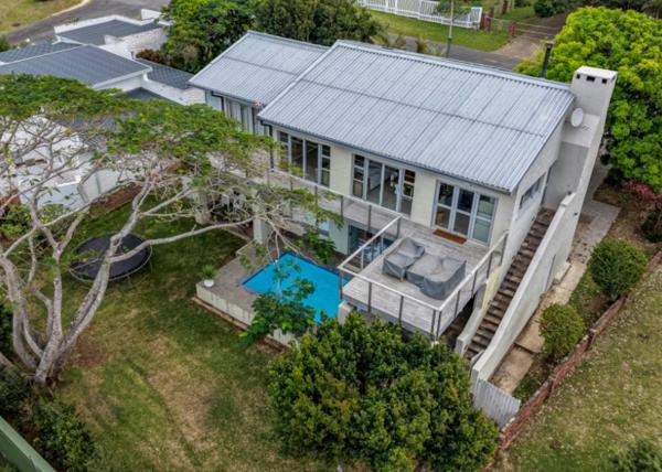 6 Bedroom House