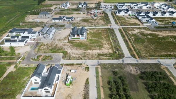 835 m² Land