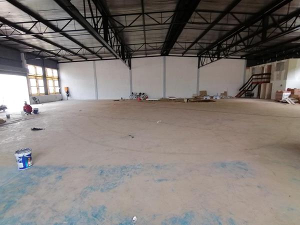 1 000  m² Commercial space