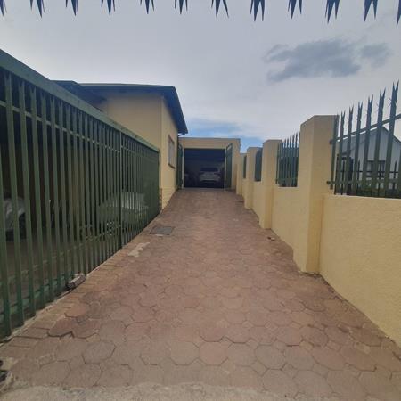 6 Bedroom House