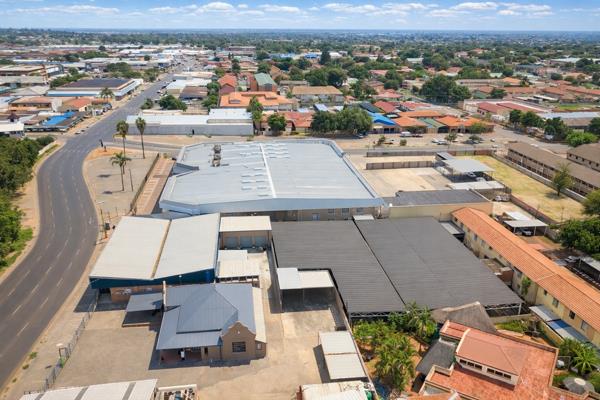 800 m² Commercial space