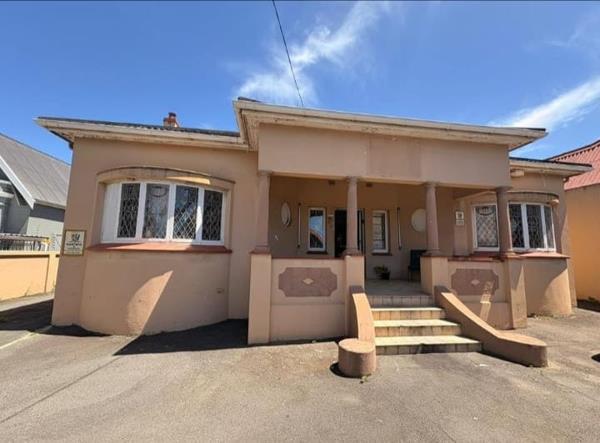 260  m² Commercial space