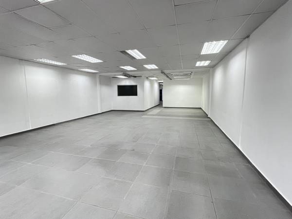 386 m² Retail Space