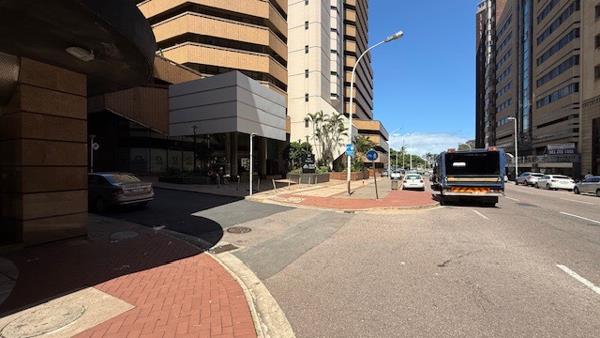 564 m² Commercial space