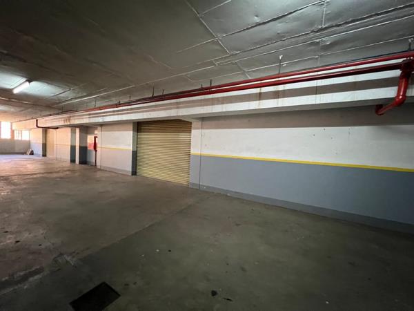 370  m² Industrial space