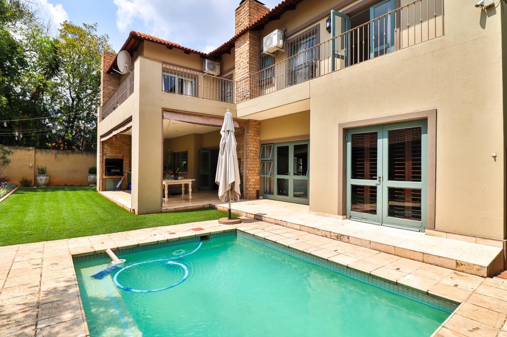5 Bedroom House