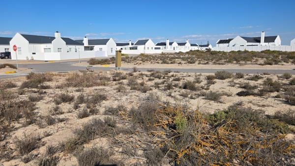 750 m² Land