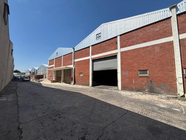4 000  m² Industrial space