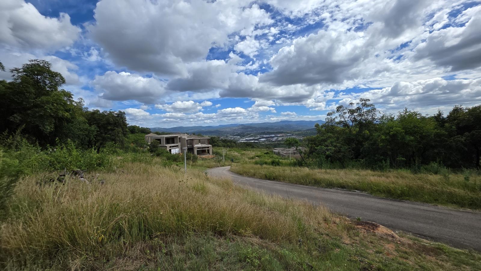 1 576 m² Land - View 2