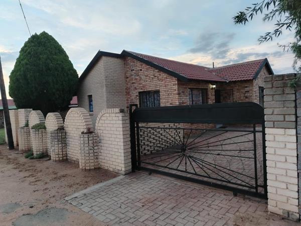 2 Bedroom House