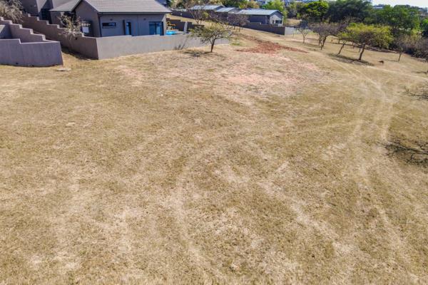 1 823 m² Land