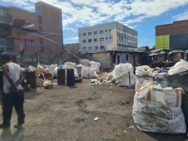 1 016 m² Commercial space