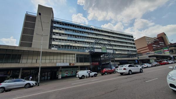 758 m² Commercial space