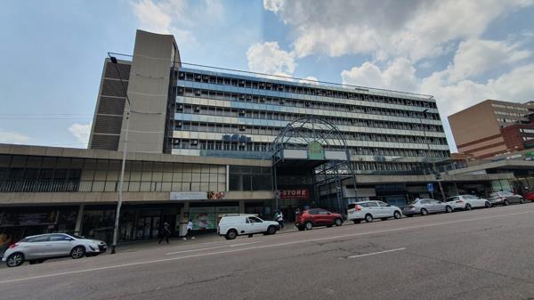 758 m² Commercial space
