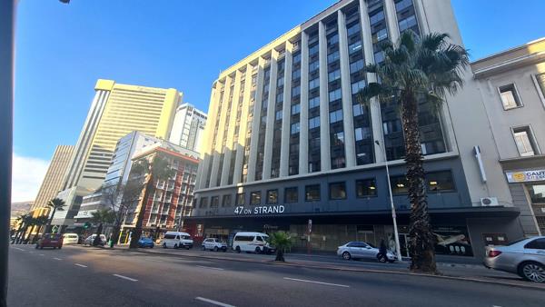 695 m² Commercial space