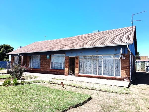5 Bedroom House