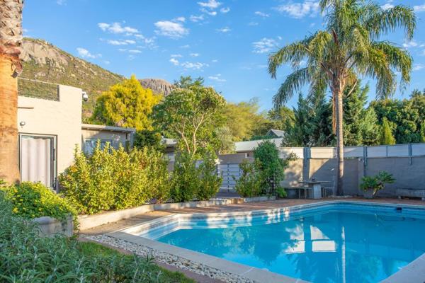 590 m² Land