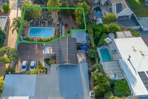 590 m² Land