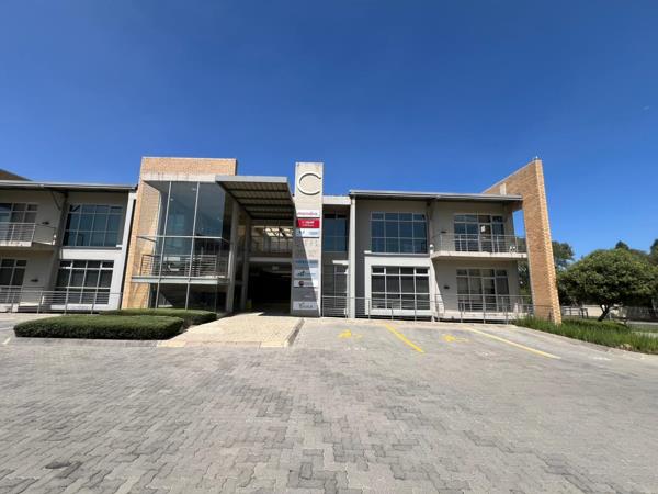 302.4 m² Commercial space