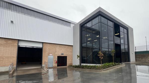 2 208  m² Industrial space