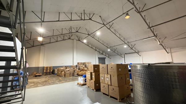 471 m² Industrial space