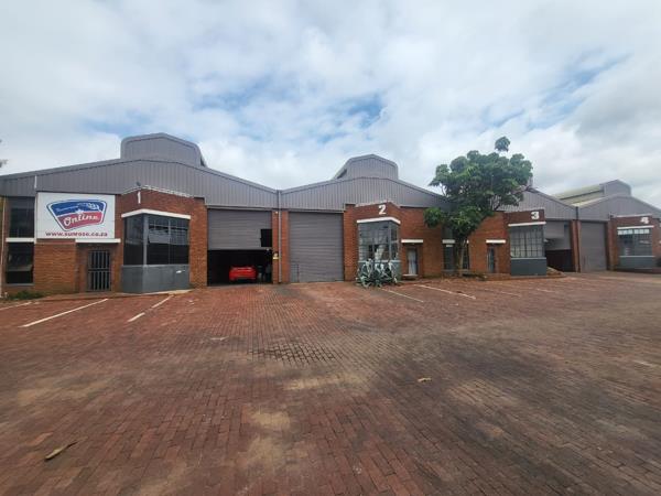 3 000  m² Industrial space