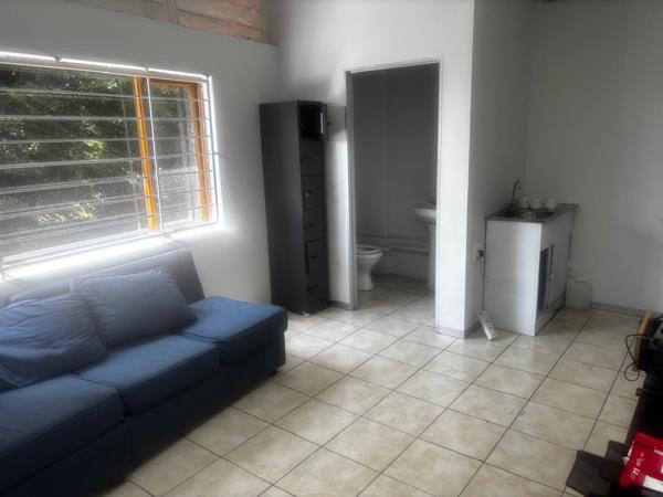 18  m² Commercial space