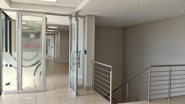 345  m² Office Space