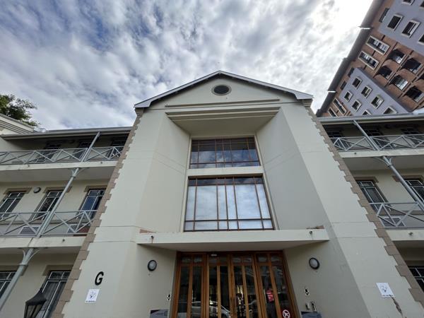 818 m² Commercial space