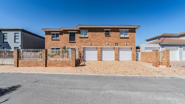 6 Bedroom House