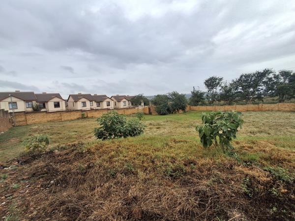 1 780 m² Land