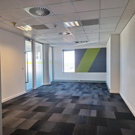 1 742 m² Commercial space