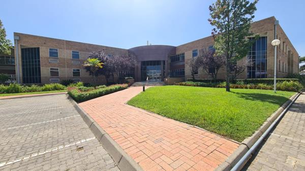 1 013 m² Office Space