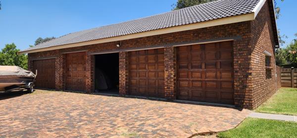 4 Bedroom House for sale in Meyerton | T5423008 | Private Property