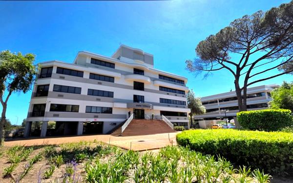 266 m² Office Space