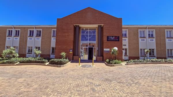 261 m² Office Space