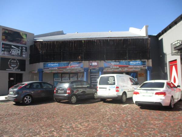 1 309  m² Retail Space