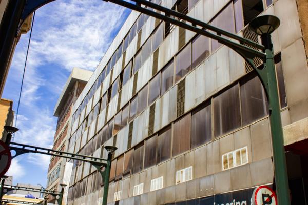 2 156  m² Commercial space