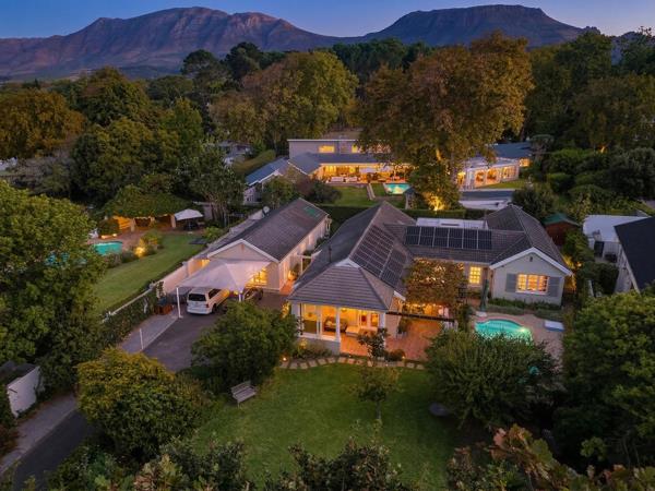 6 Bedroom House