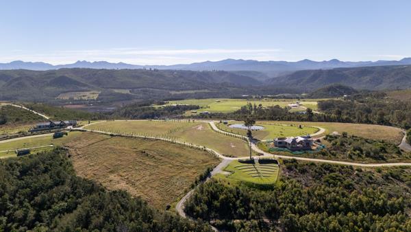 1 639 m² Land