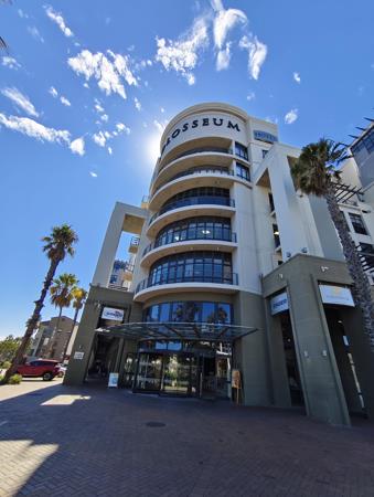 585 m² Commercial space