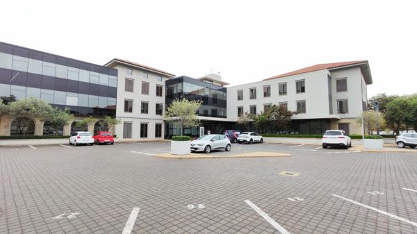608 m² Office Space