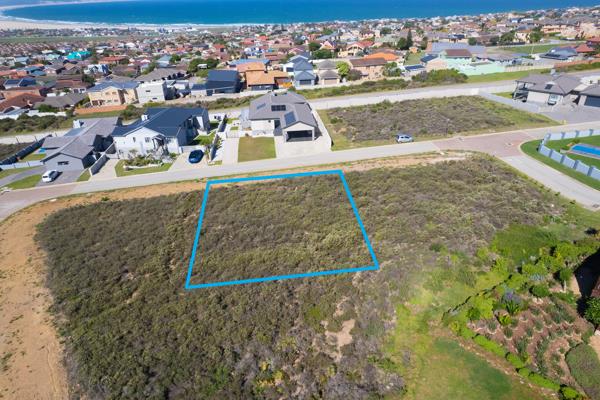 750 m² Land