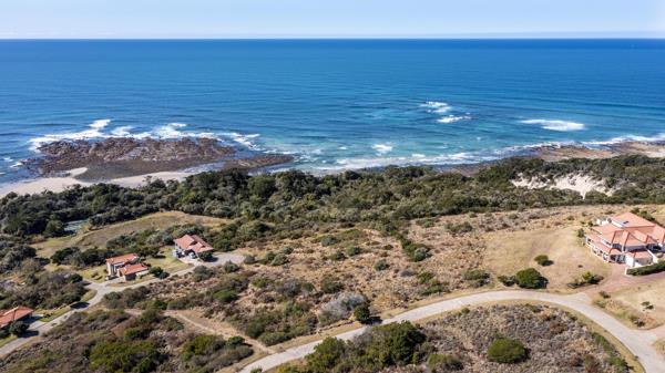 1 935 m² Land