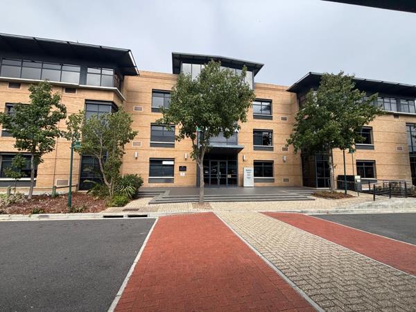 1 023 m² Commercial space