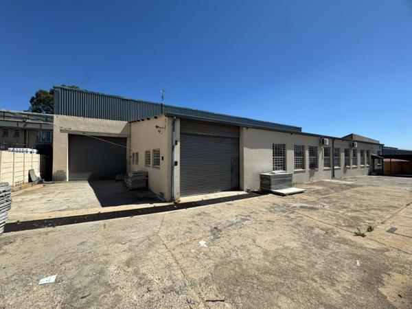 1 400  m² Industrial space